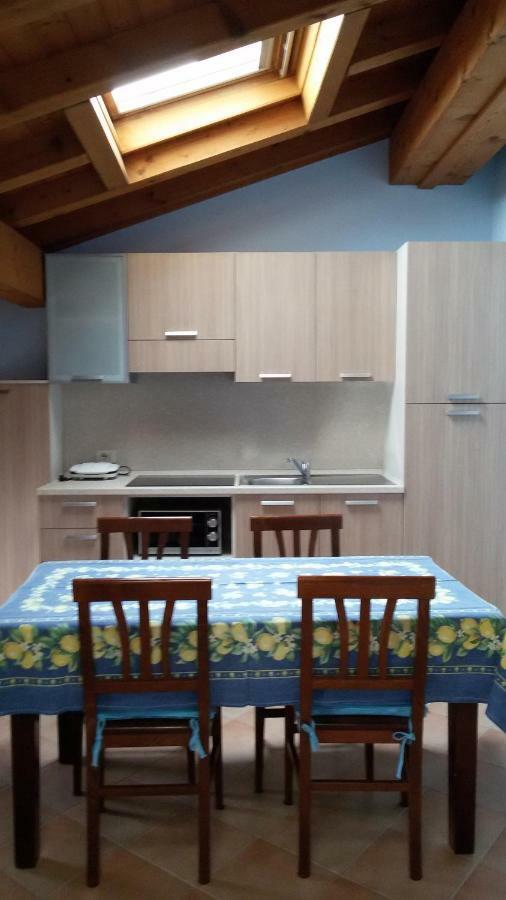 Mansarda Ariel Apartment ลีโมเนซุลการ์ดา ภายนอก รูปภาพ